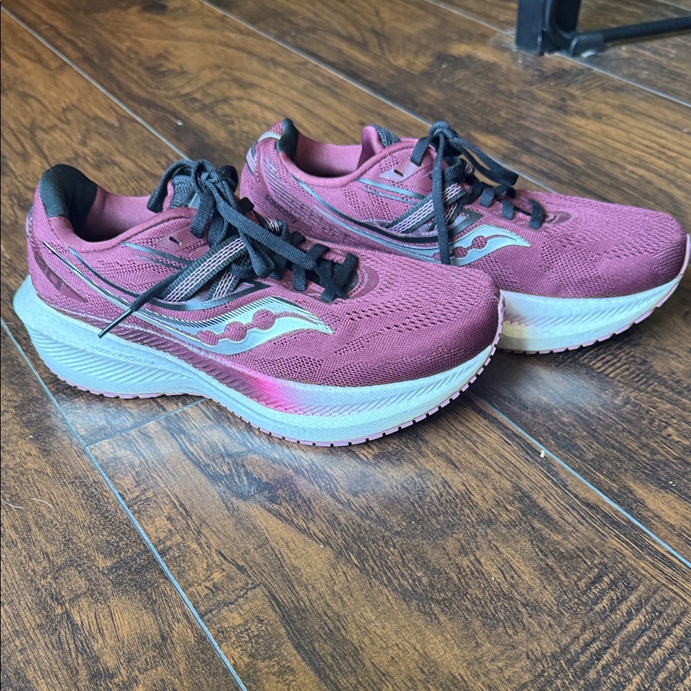 Saucony Women's Maroon and Black Athletic Shoes
